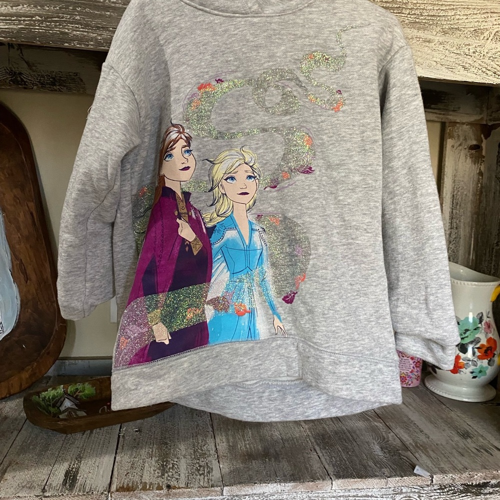Girls Size 6X gray Disney Jumping Beans sweatshirt from Kohls. Worn limited